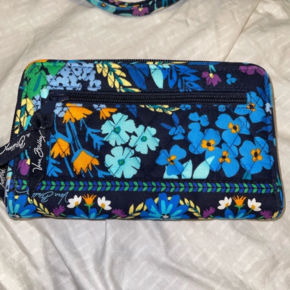 Vera Bradley Bowler & Turnlock Wallet - Midnight Blues - Picture 4 of 7